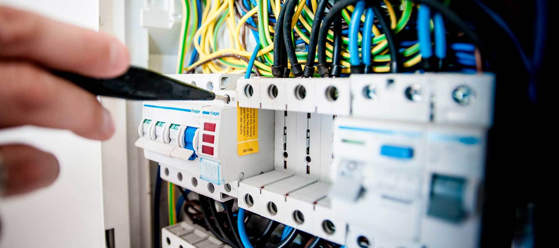 Lampistería Roca, S.L.